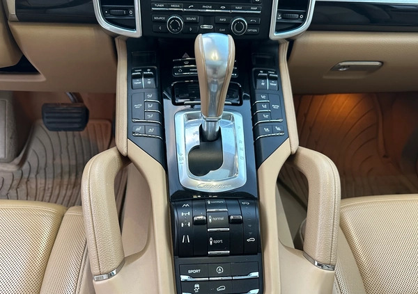 Porsche Cayenne cena 135900 przebieg: 139500, rok produkcji 2012 z Rzeszów małe 781